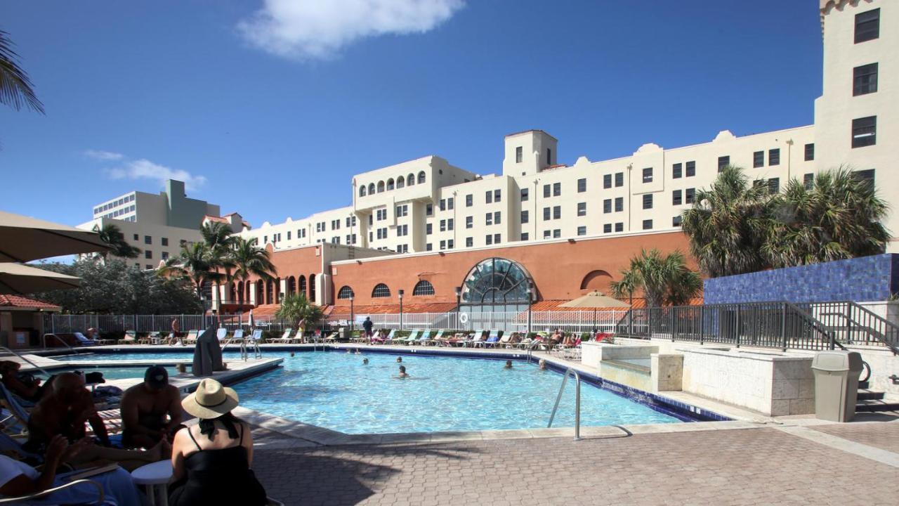On Hollywood Beach - Affordable Two Bedrooms Sleeps 6 With Two Bathrooms Dania Beach Εξωτερικό φωτογραφία