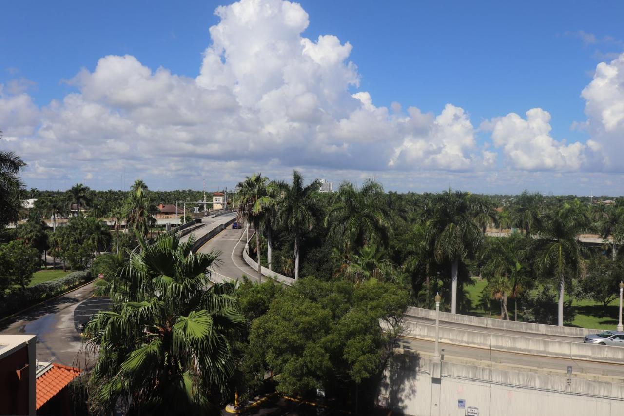 On Hollywood Beach - Affordable Two Bedrooms Sleeps 6 With Two Bathrooms Dania Beach Εξωτερικό φωτογραφία