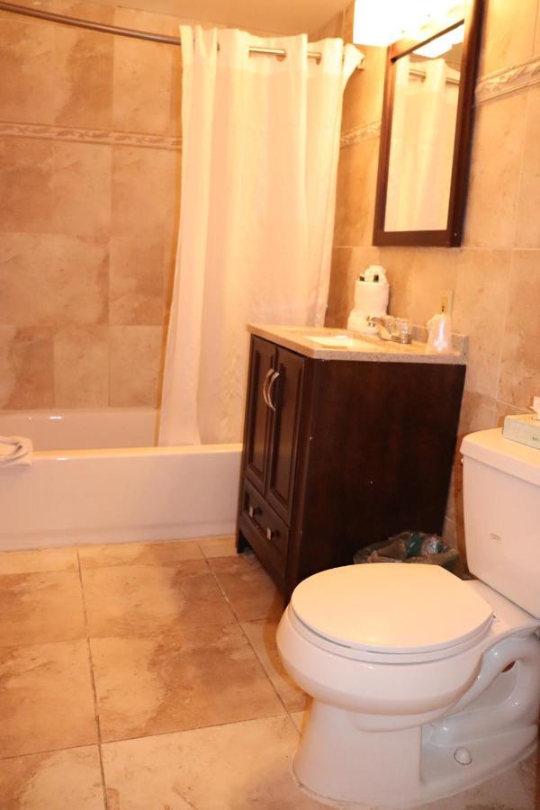 On Hollywood Beach - Affordable Two Bedrooms Sleeps 6 With Two Bathrooms Dania Beach Εξωτερικό φωτογραφία
